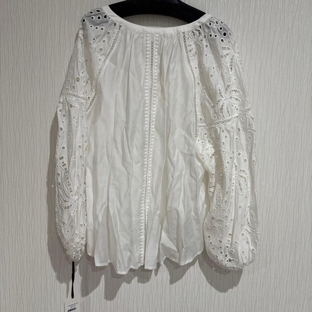 ハ*可様 新品グレースコンチネンタル　ヤシ柄カットワークトップ36フリーサイズ