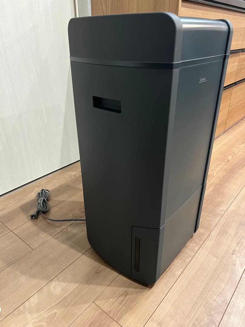 アイリスオーヤマ　除湿機　IJH-L160-H
