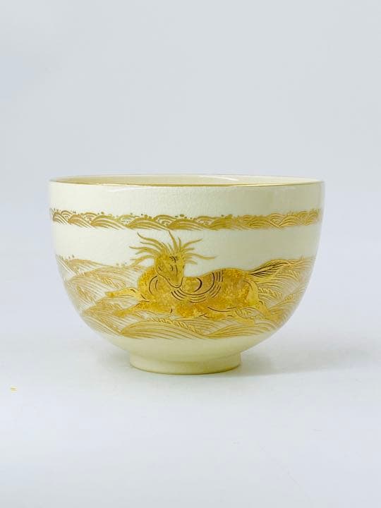 【杉田祥平】色絵金銀彩海馬画茶碗　桐共箱 共布 底部在銘　茶道具