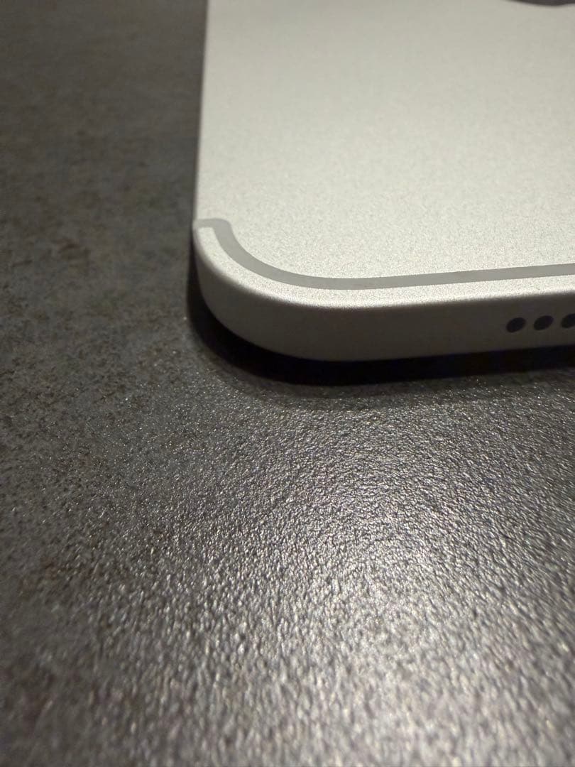 iPad 10世代シルバー　Wi-Fi+セルラーモデル （フィルム•ケース付き）