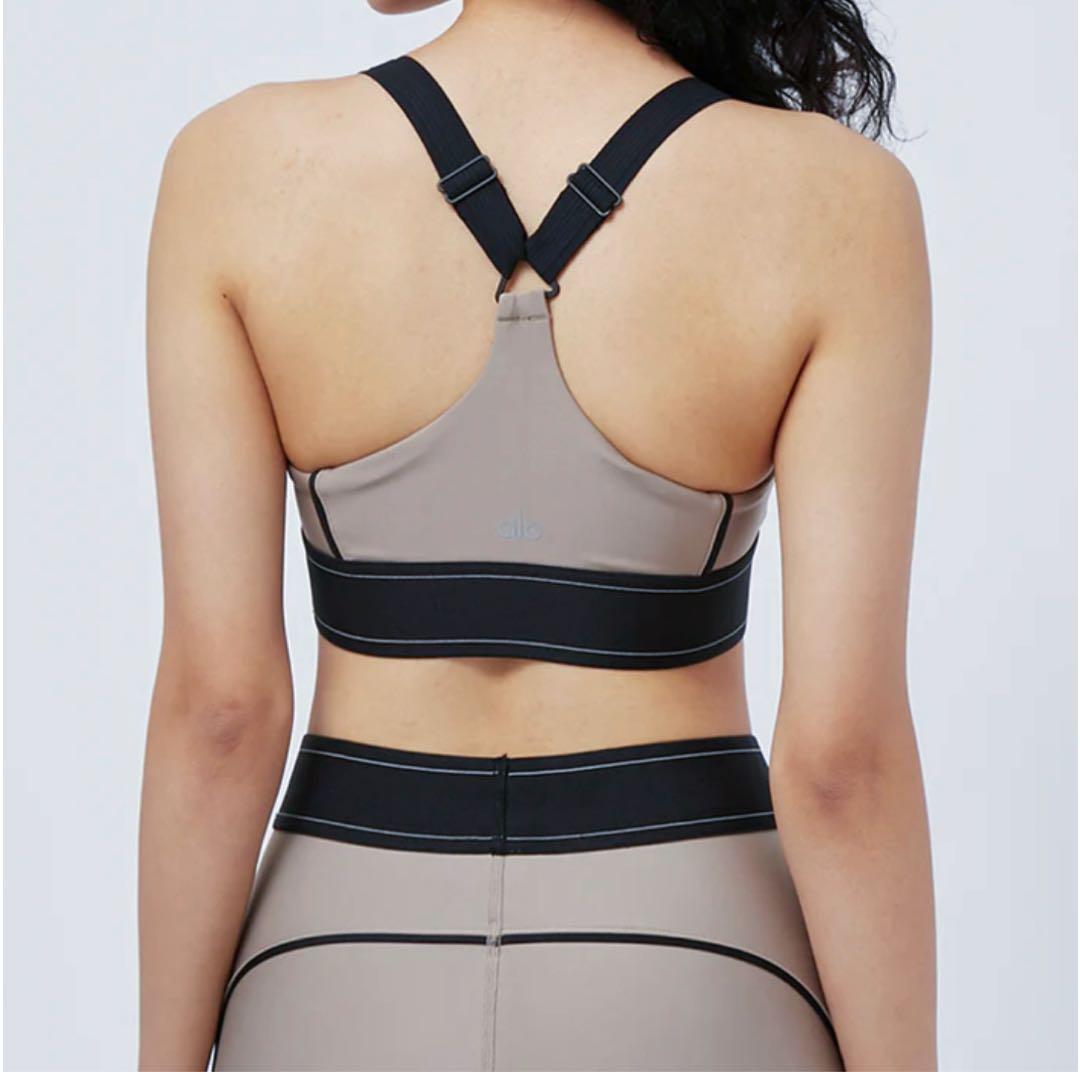 alo ヨガウェア セットアップ