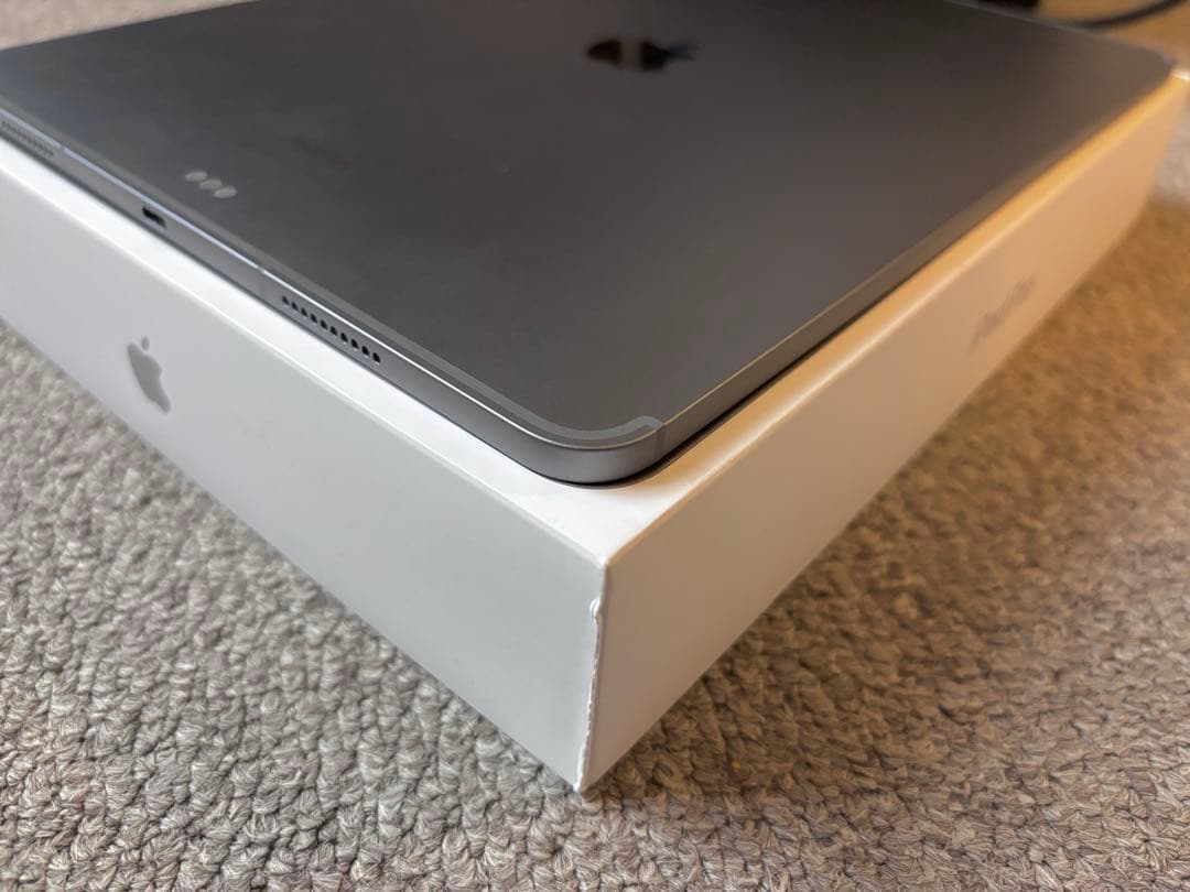 iPad Pro 第6世代 12.9インチ 128GB 充電器付き