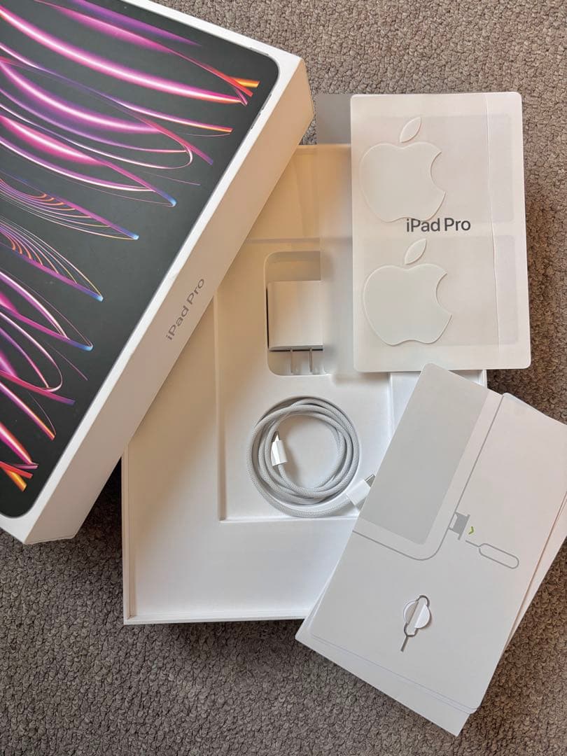 iPad Pro 第6世代 12.9インチ 128GB 充電器付き