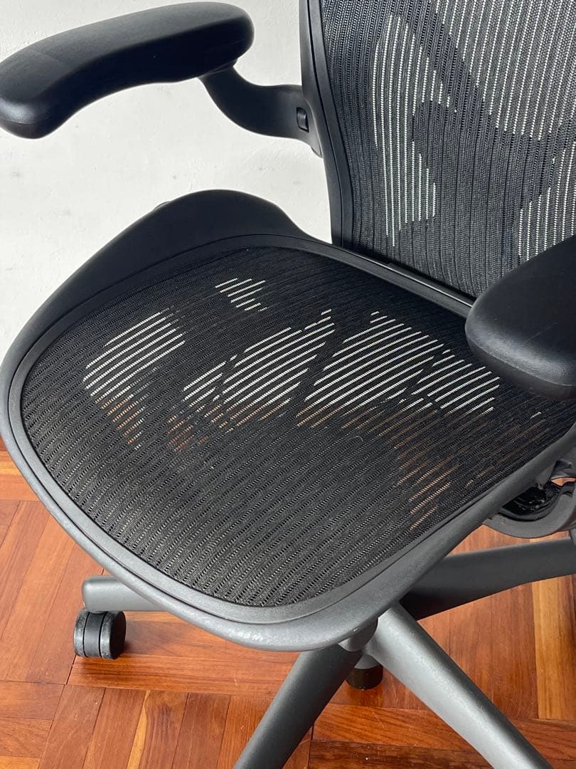 ハーマンミラー アーロンチェア Bサイズ フル装備 ポスチャーフィット