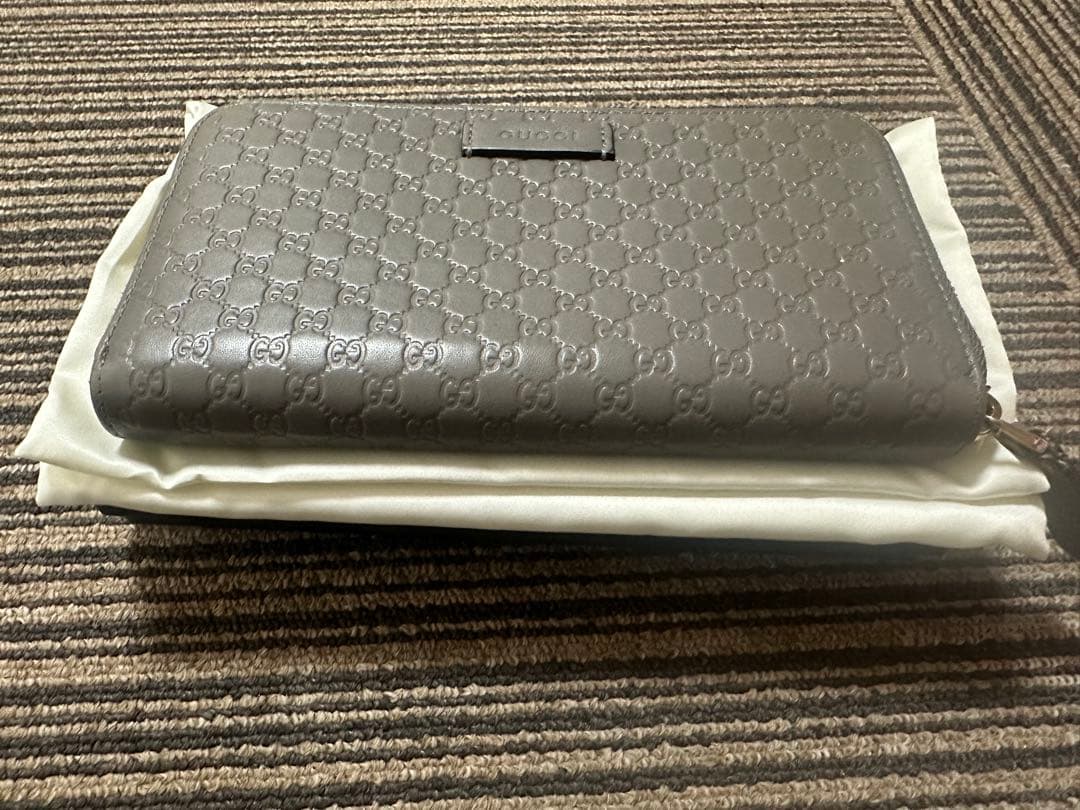 GUCCI グレー 長財布