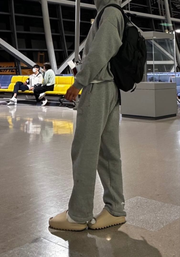 adidas YEEZY Slide \"Bone\" ボーン