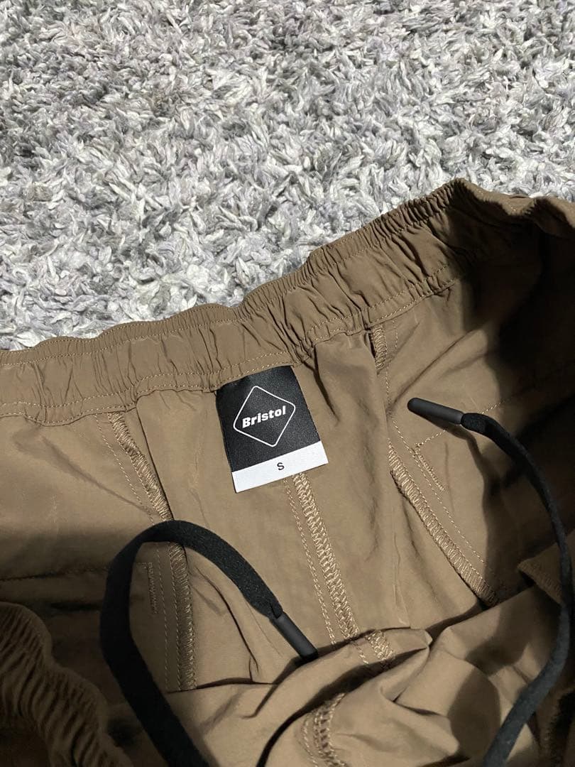 FCRB【極美品】2025 NYLON EASY SHORTS モカ サイズS