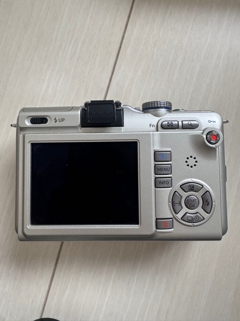 オリンパス　カメラ本体、コード