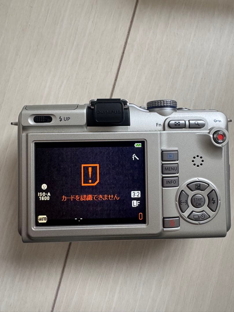 オリンパス　カメラ本体、コード
