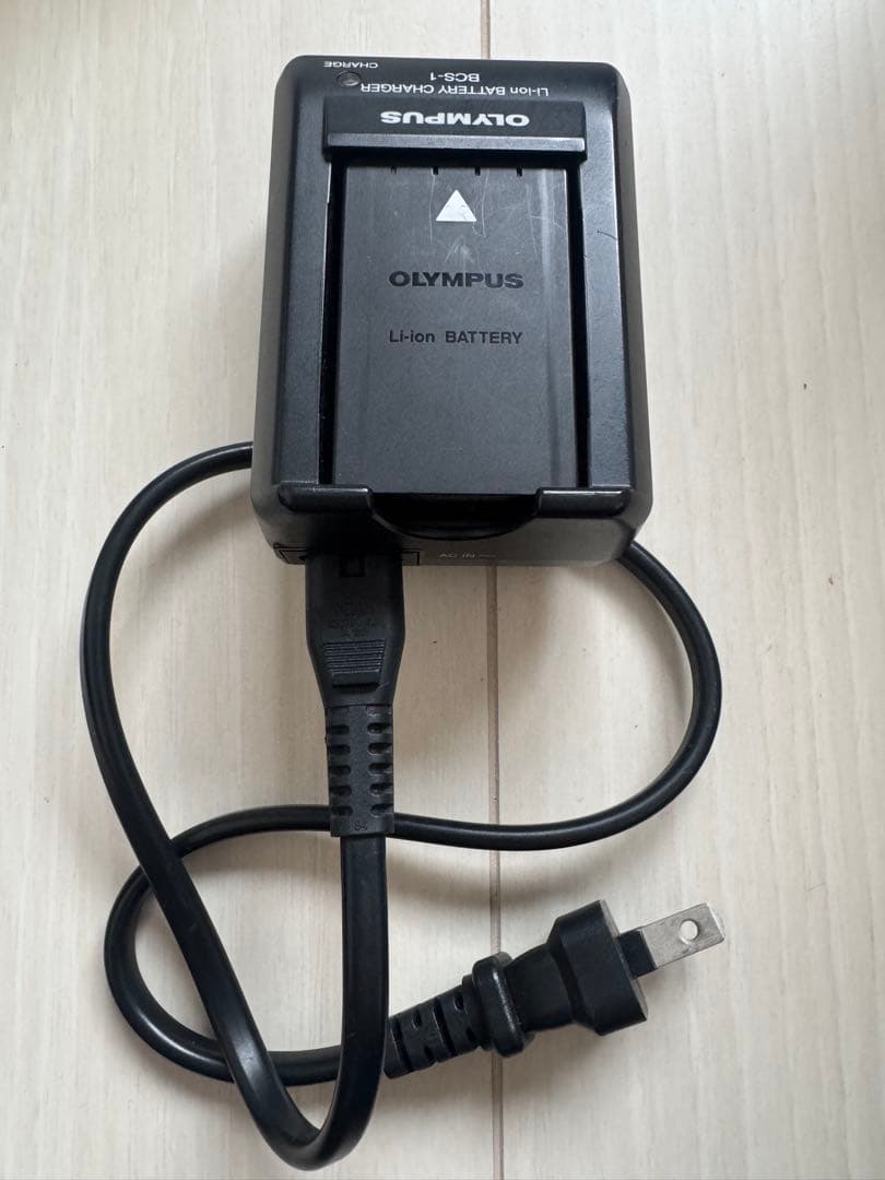 オリンパス　カメラ本体、コード