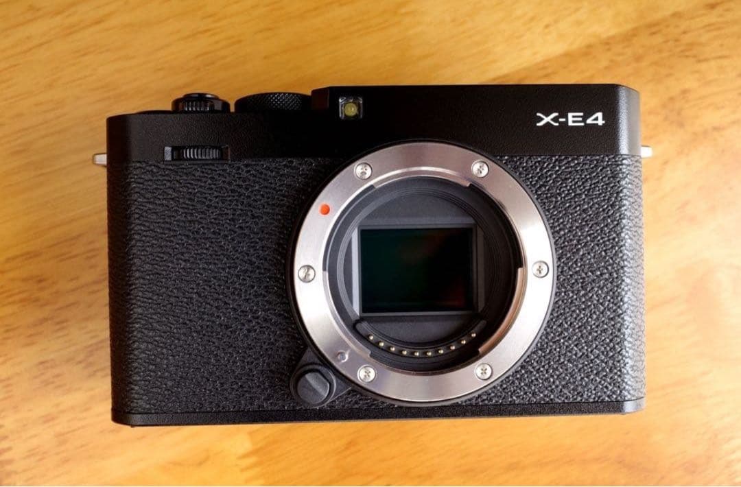 【美品】X-E4　FUJIFILM　ボディ本体ブラック　撮影枚数2612枚