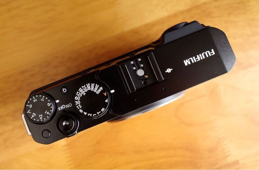 【美品】X-E4　FUJIFILM　ボディ本体ブラック　撮影枚数2612枚