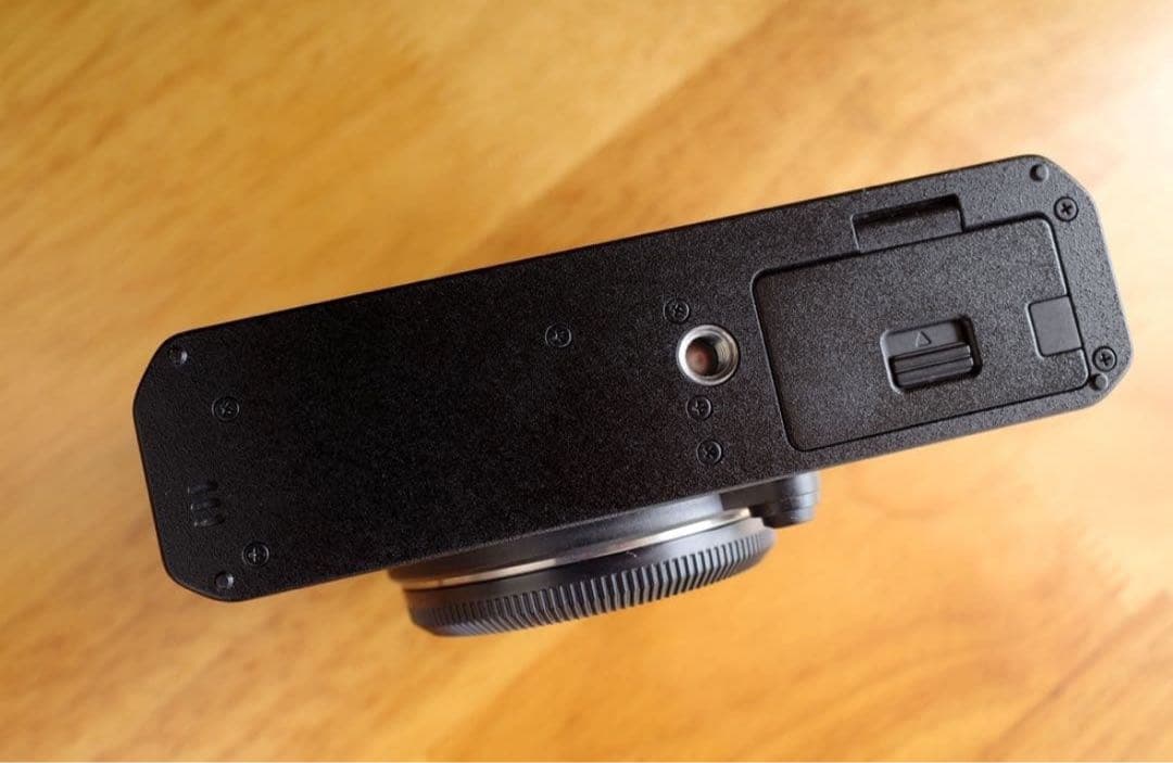 【美品】X-E4　FUJIFILM　ボディ本体ブラック　撮影枚数2612枚