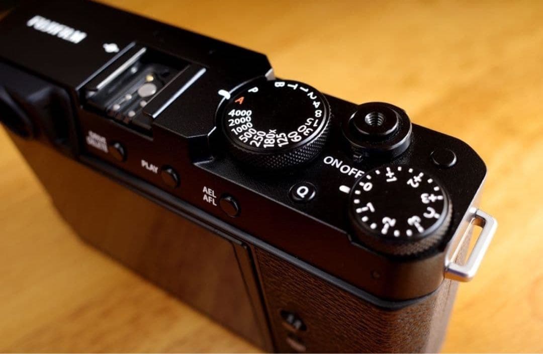 【美品】X-E4　FUJIFILM　ボディ本体ブラック　撮影枚数2612枚