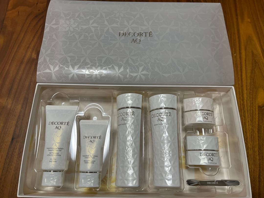 【新品未使用】コスメデコルテ AQ ラディアンス コフレⅠ 2024 保湿Ⅱ