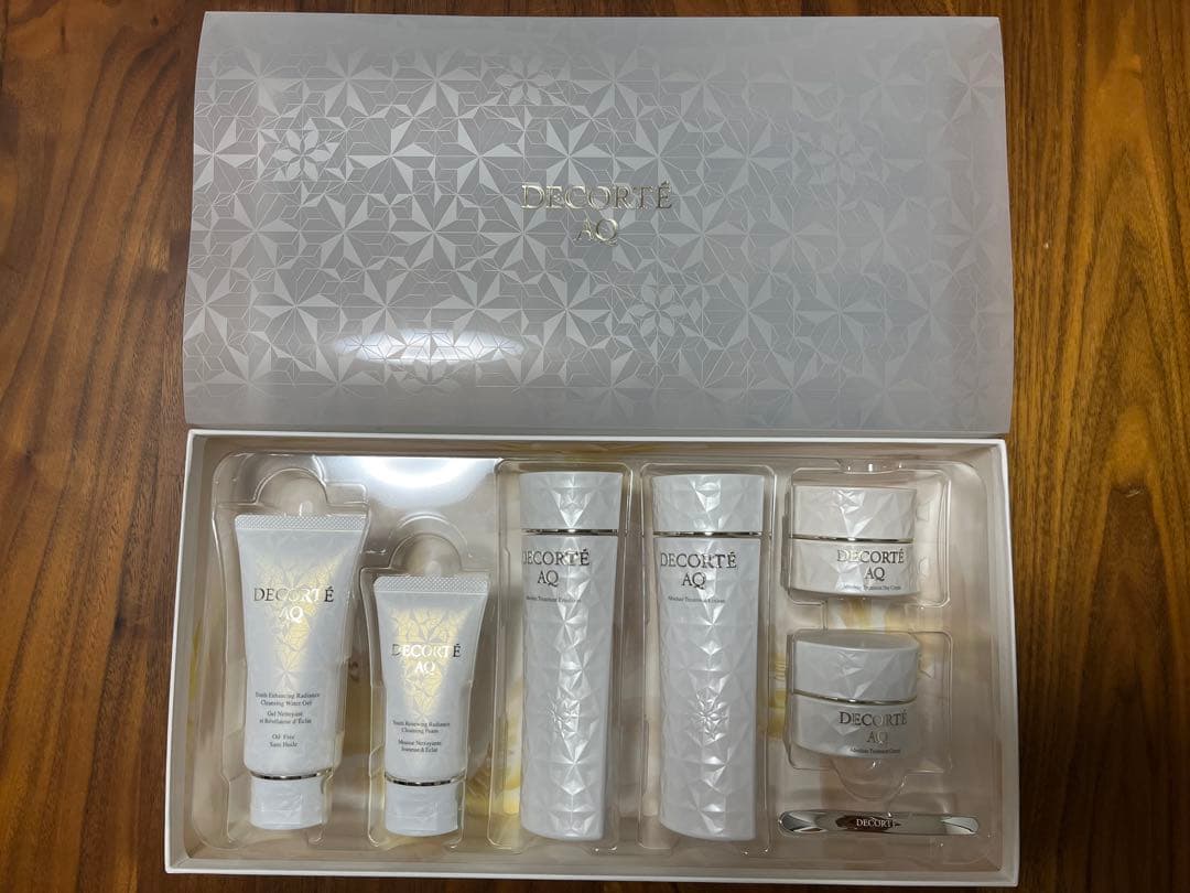 【新品未使用】コスメデコルテ AQ ラディアンス コフレⅠ 2024 保湿Ⅱ