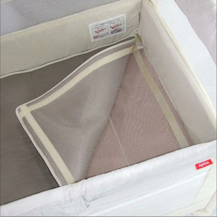 送料込Apricaココネルエアープラス24カ月以内乳幼児1人用折りたたみ式ベッド