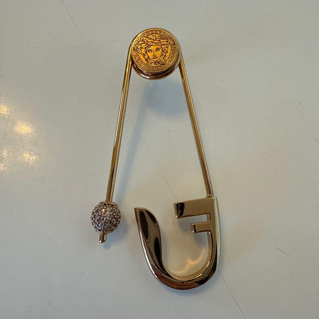 MIE FENDACE FENDI VERSACE ピアス ラージ