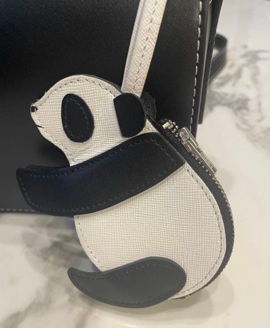 ohga ／パンダチャーム　ケース　バックチャーム