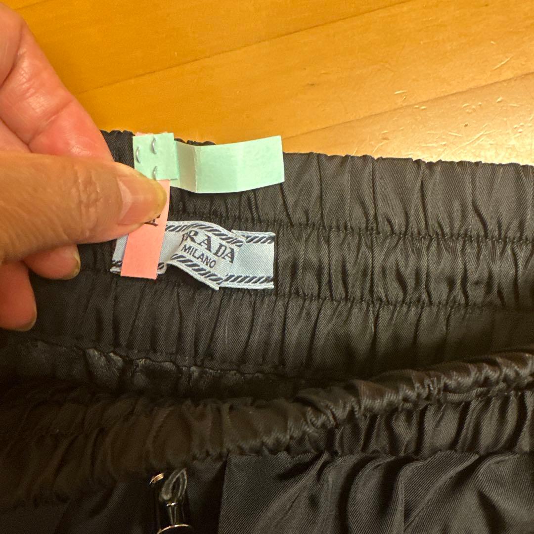 PRADA ブラック リナイロンショートパンツ