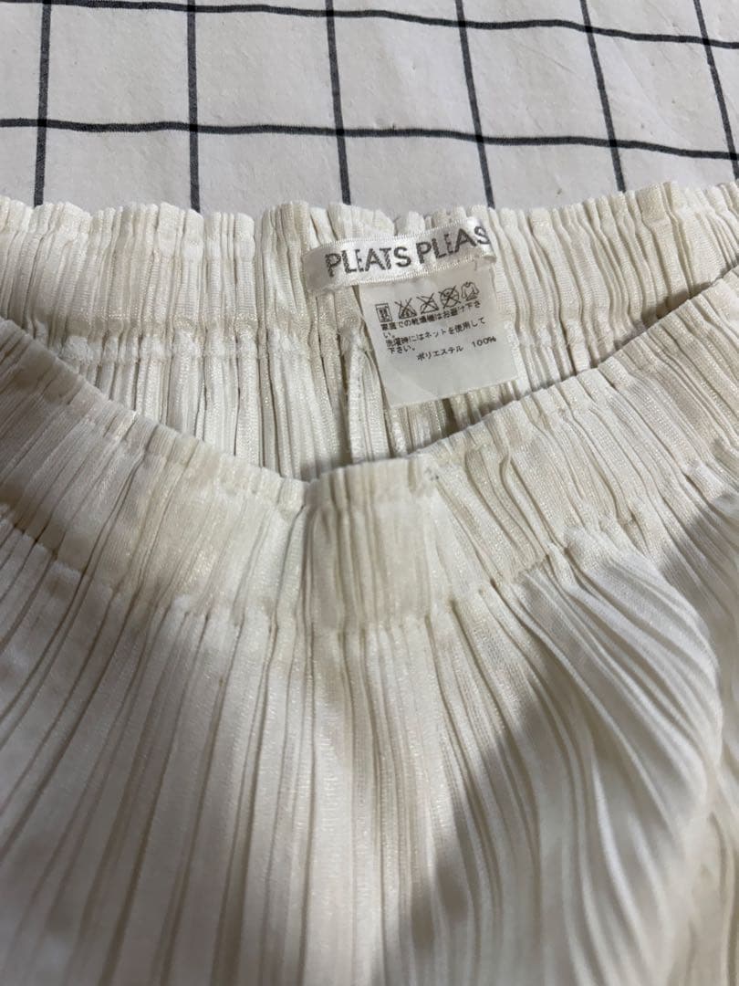 プリーツプリーズ　ホワイト プリーツ ガウチョパンツ　サイズ2
