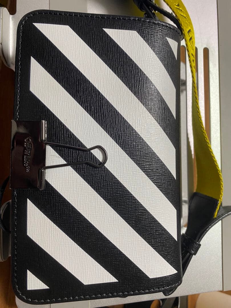 off-white ショルダーバッグ　オフホワイト