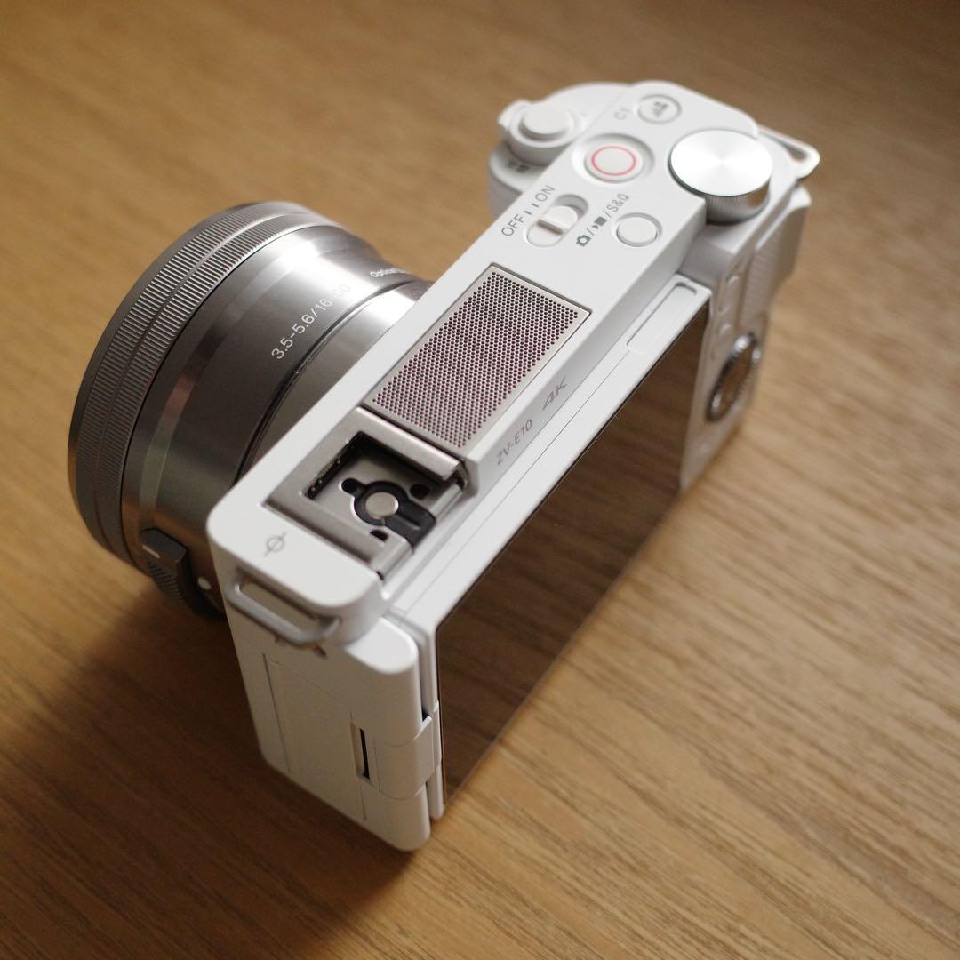 【極美品】SONY ZV-E10 レンズキット、グリップ、バッテリー、おまけ付き