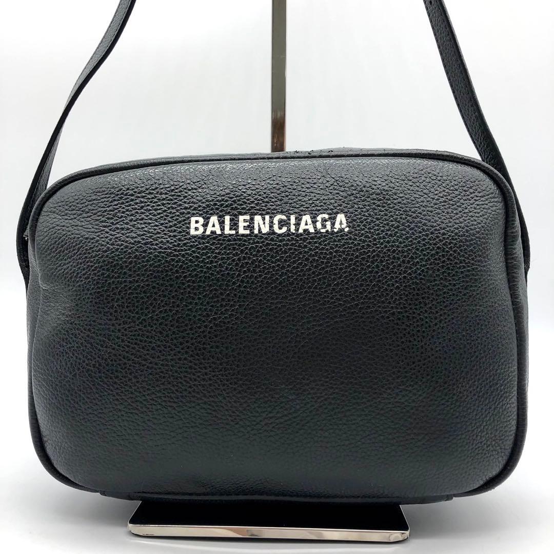 BALENCIAGA ショルダーバッグ　黒　レザー　エブリデイ　カメラバッグ
