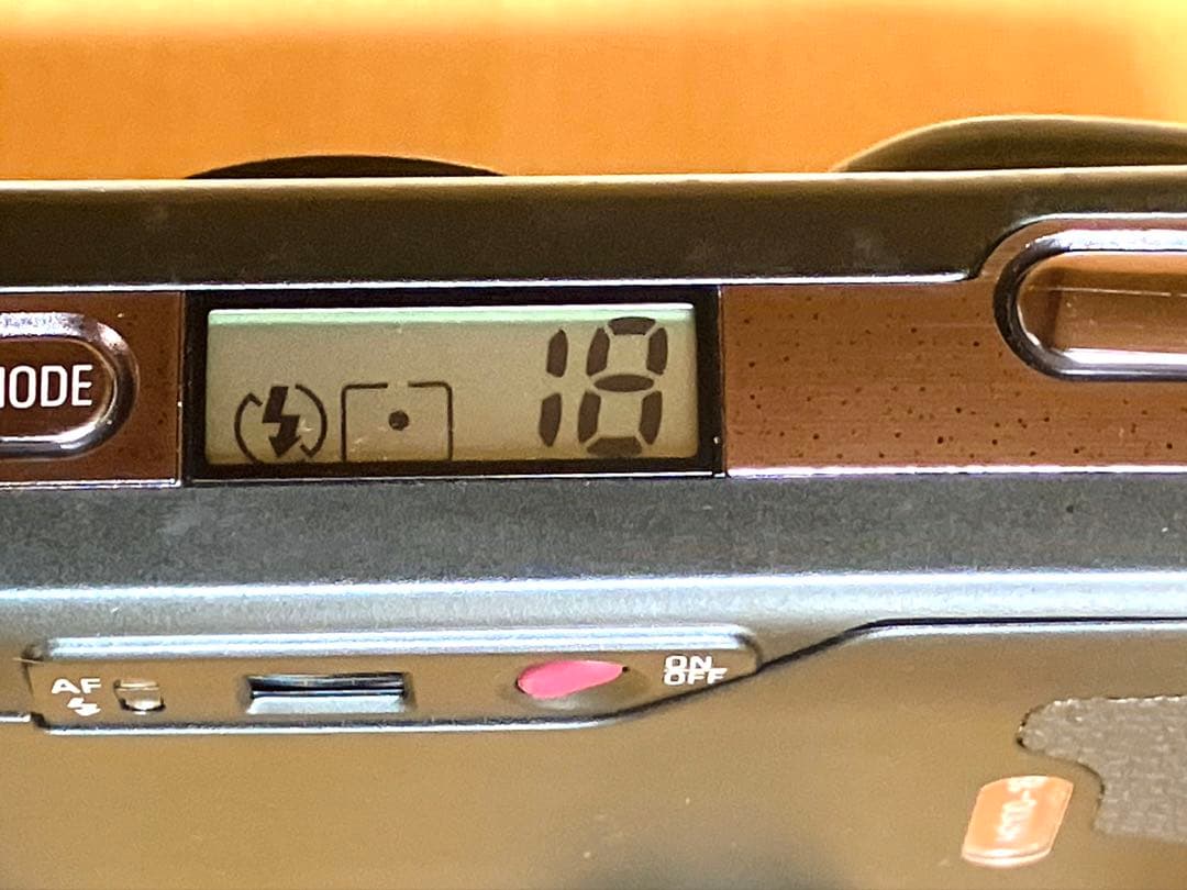 r*m様 フィルムカメラ RICOH R1 中古　完動品