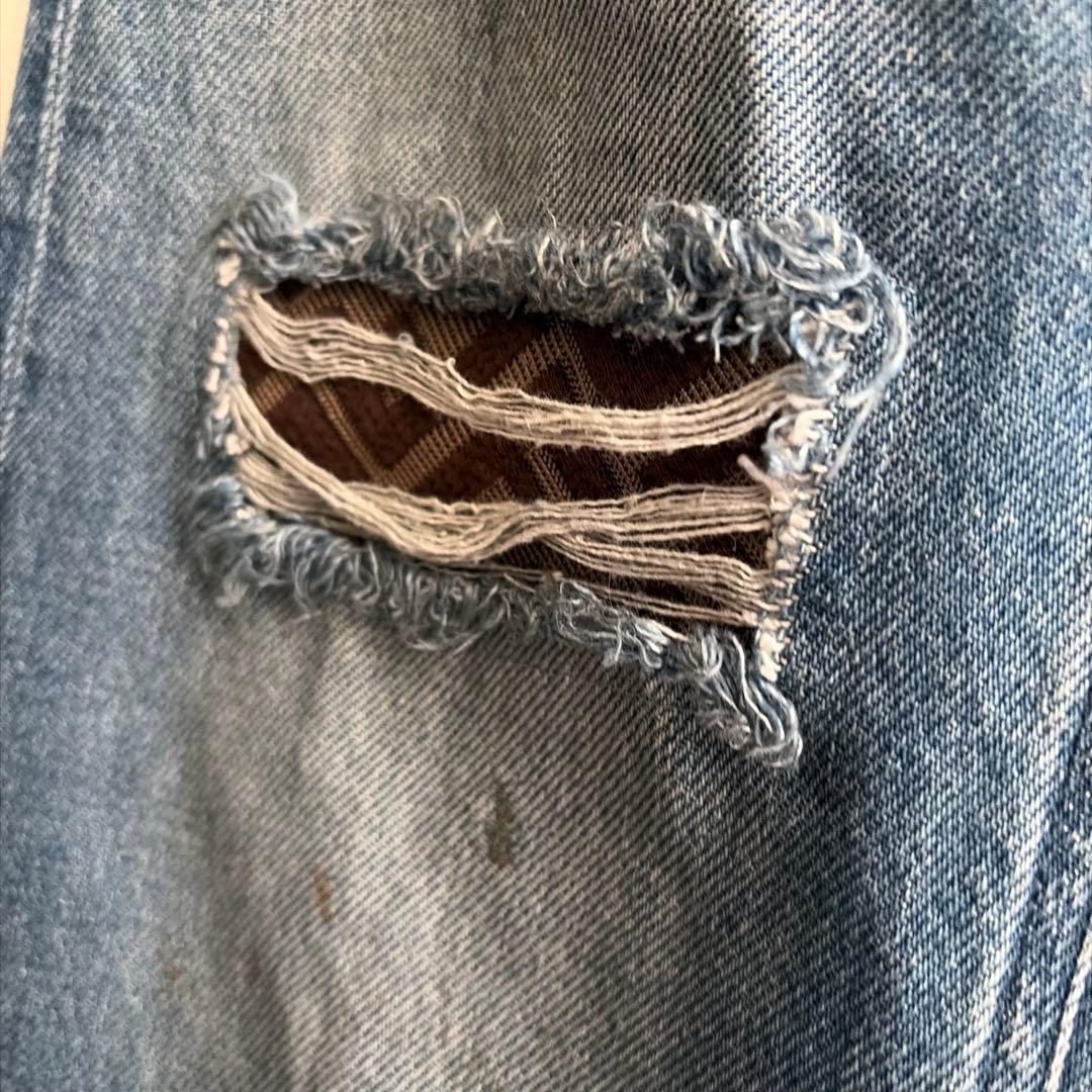 【極美品✨】FENDI デニム　ダメージ加工　ズッカ柄　32 レザーパッチ