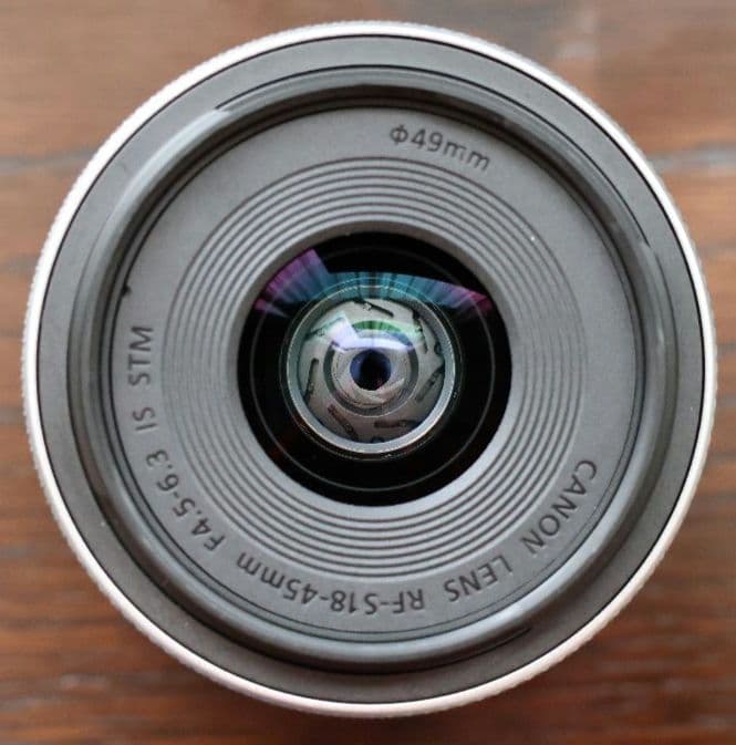 Canon RF-S18-45mm F4.5-6.3 IS STM　シルバー