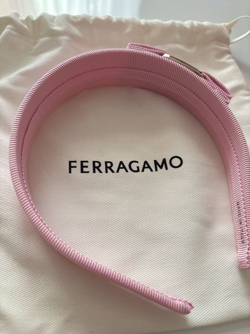 【カトリーヌ】 FERRAGAMO ピンク ヘアバンド