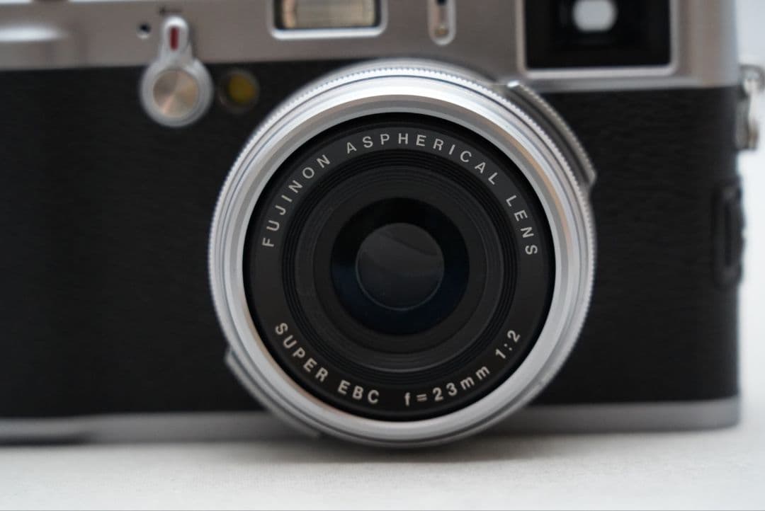 フジフィルム ファインピクス X100 23㎜ F=1:2 ASPH