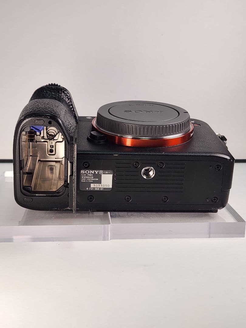 SONY α7R III ミラーレスカメラ 本体とバッテリーグリップ