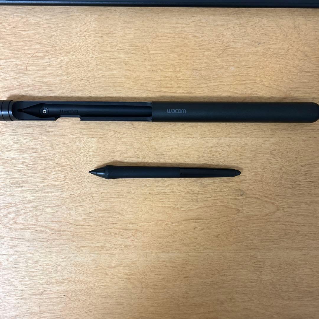 Wacom ワコムMobileStudio Pro 13 箱無し一部付属品のみ