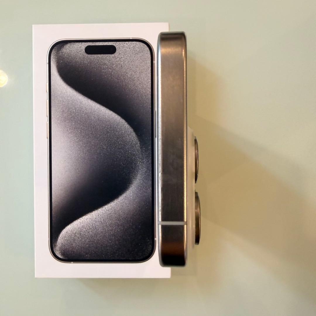 F*J様 iPhone 15 Pro ホワイトチタニウム 256GB SIM フ