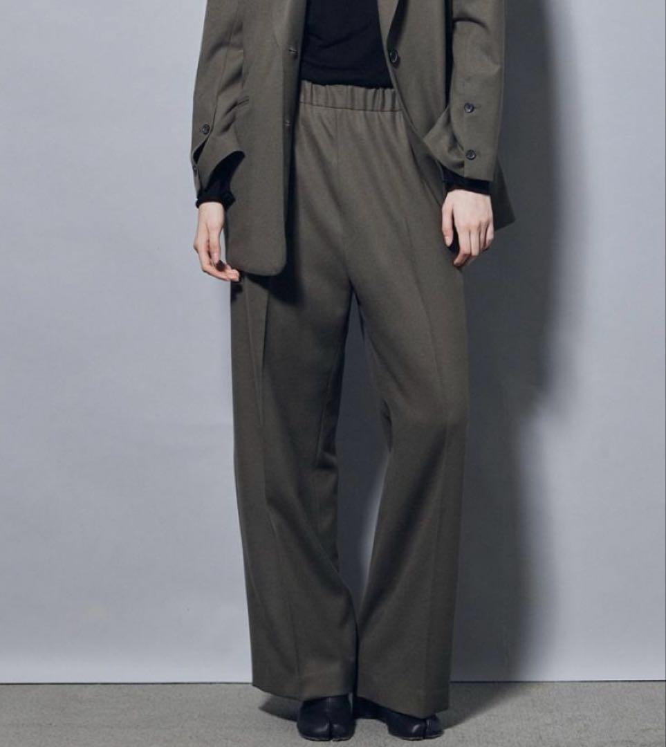 フランネルパンツとモックネックニット　FLORENT フローレント