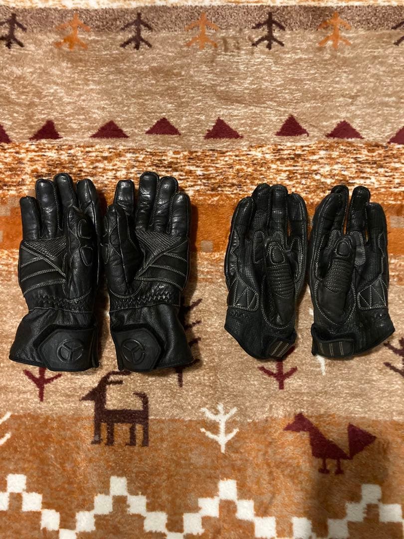 YELLOW CORN（イエローコーン）バイクグローブ 冬用と3シーズン用の2つ