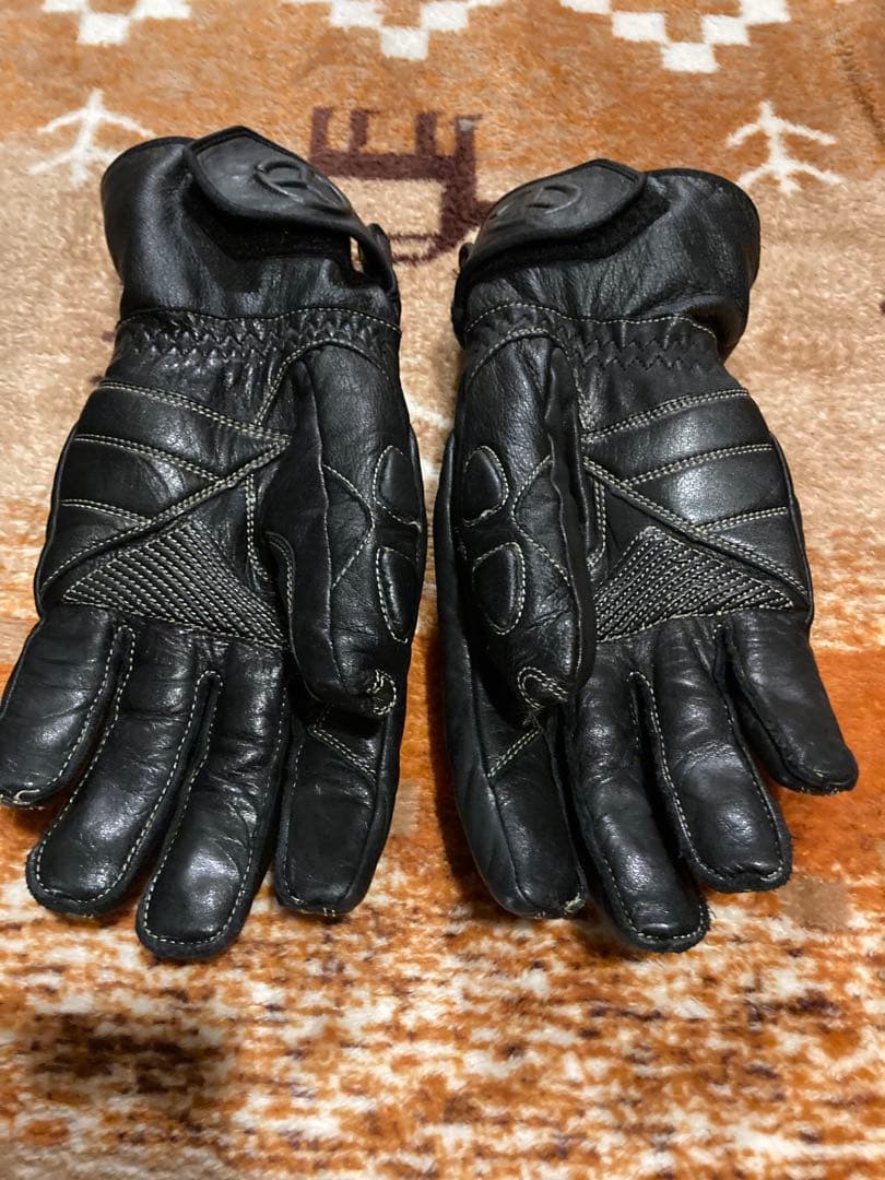 YELLOW CORN（イエローコーン）バイクグローブ 冬用と3シーズン用の2つ