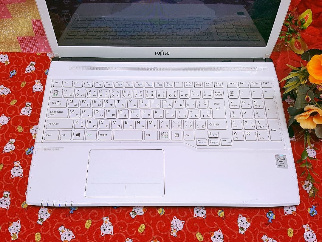 極上品！美品！テレワーク可能！ホワイト色！薄型モデル！新Win11搭載！動画編集