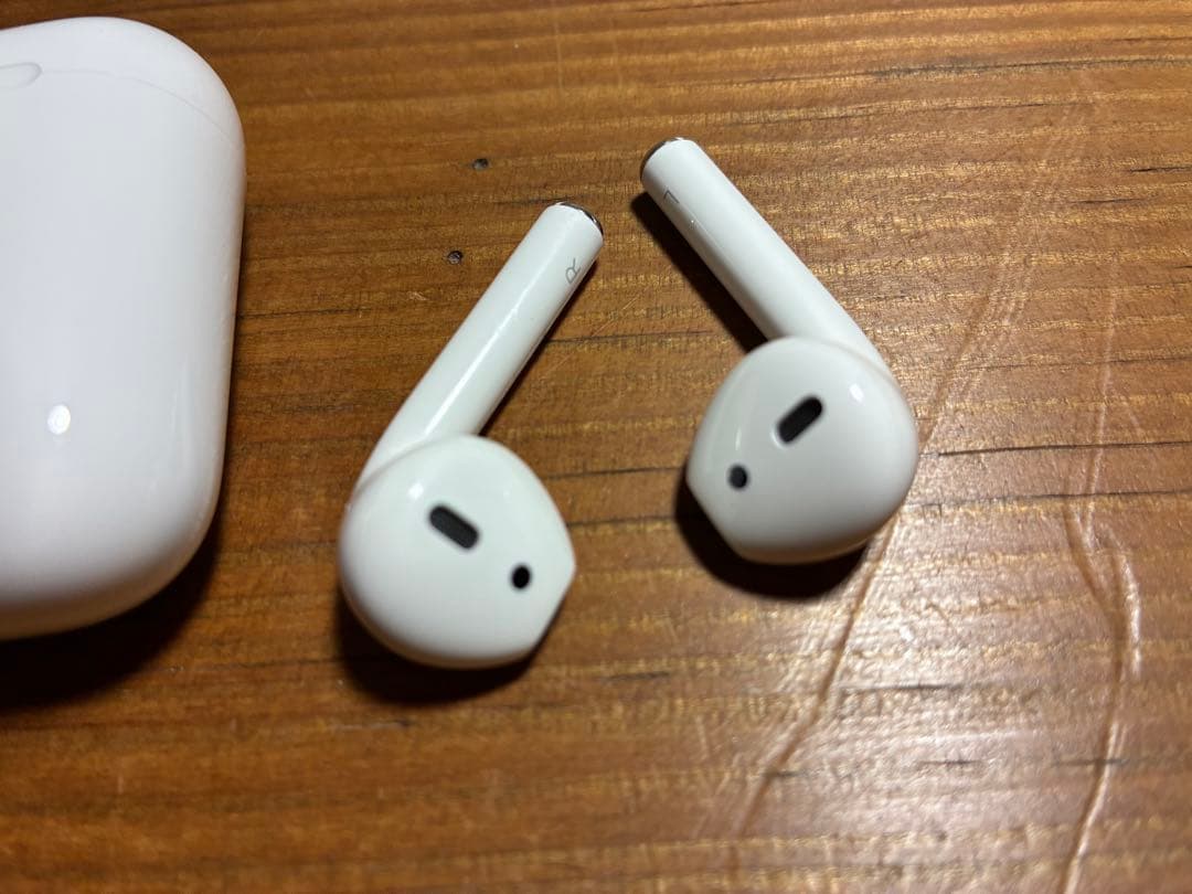 Apple AirPods 第2世代 lightning 充電ケース