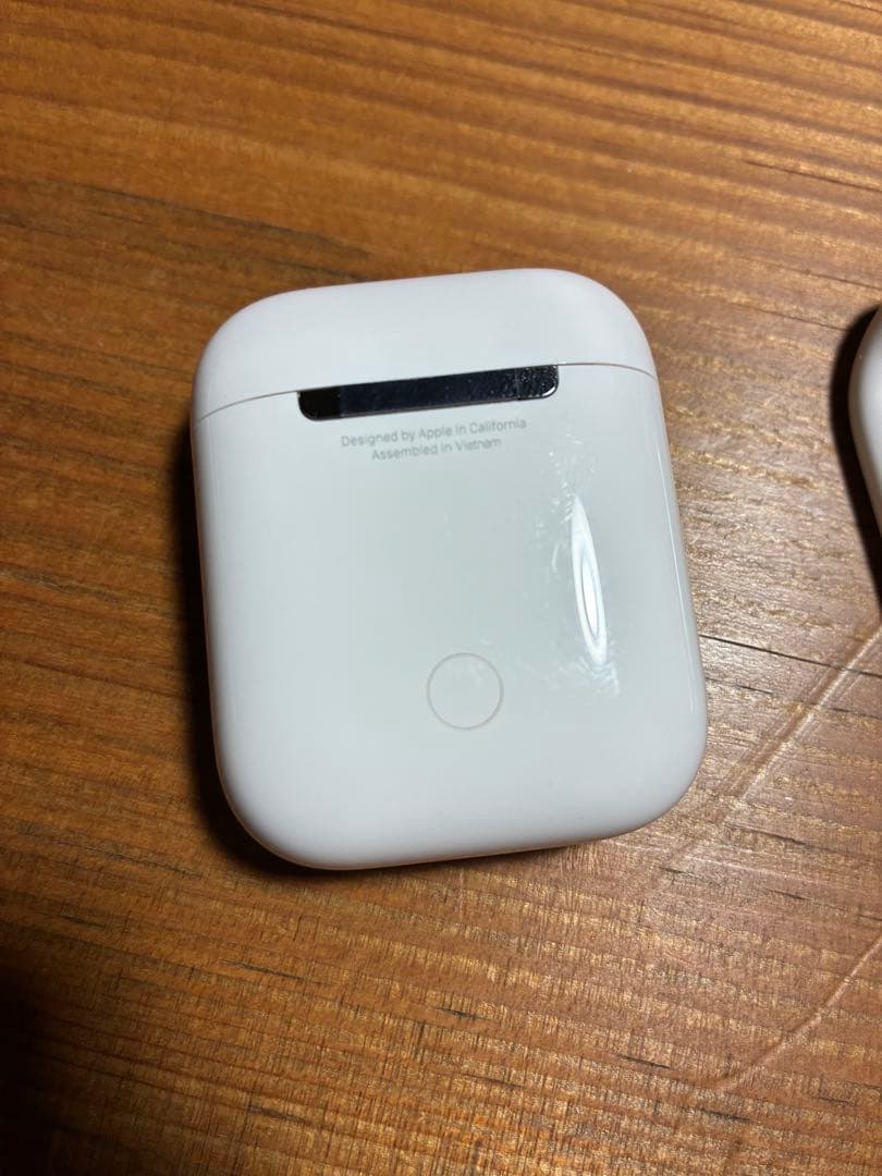 Apple AirPods 第2世代 lightning 充電ケース