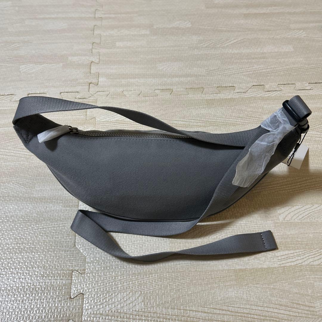 （新品未使用・海外モデル）カルバンクライン　ウエストバッグ　ボディバッグ　グレー