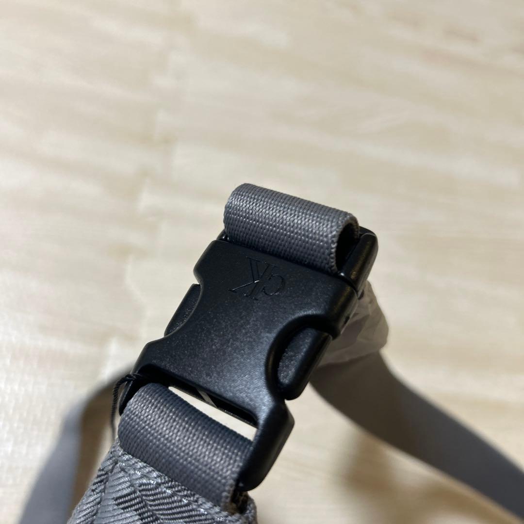 （新品未使用・海外モデル）カルバンクライン　ウエストバッグ　ボディバッグ　グレー