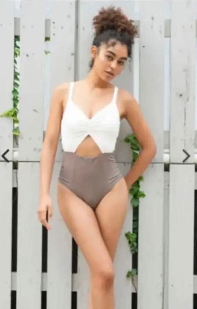 ALEXIASTAM 水着　Chloe Pearl x Bronzite