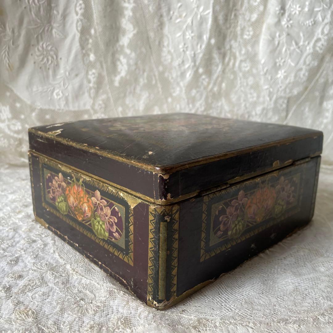 すみれの木製ボックス　スミレ　菫　箱　フランスアンティーク　フランスアンティーク