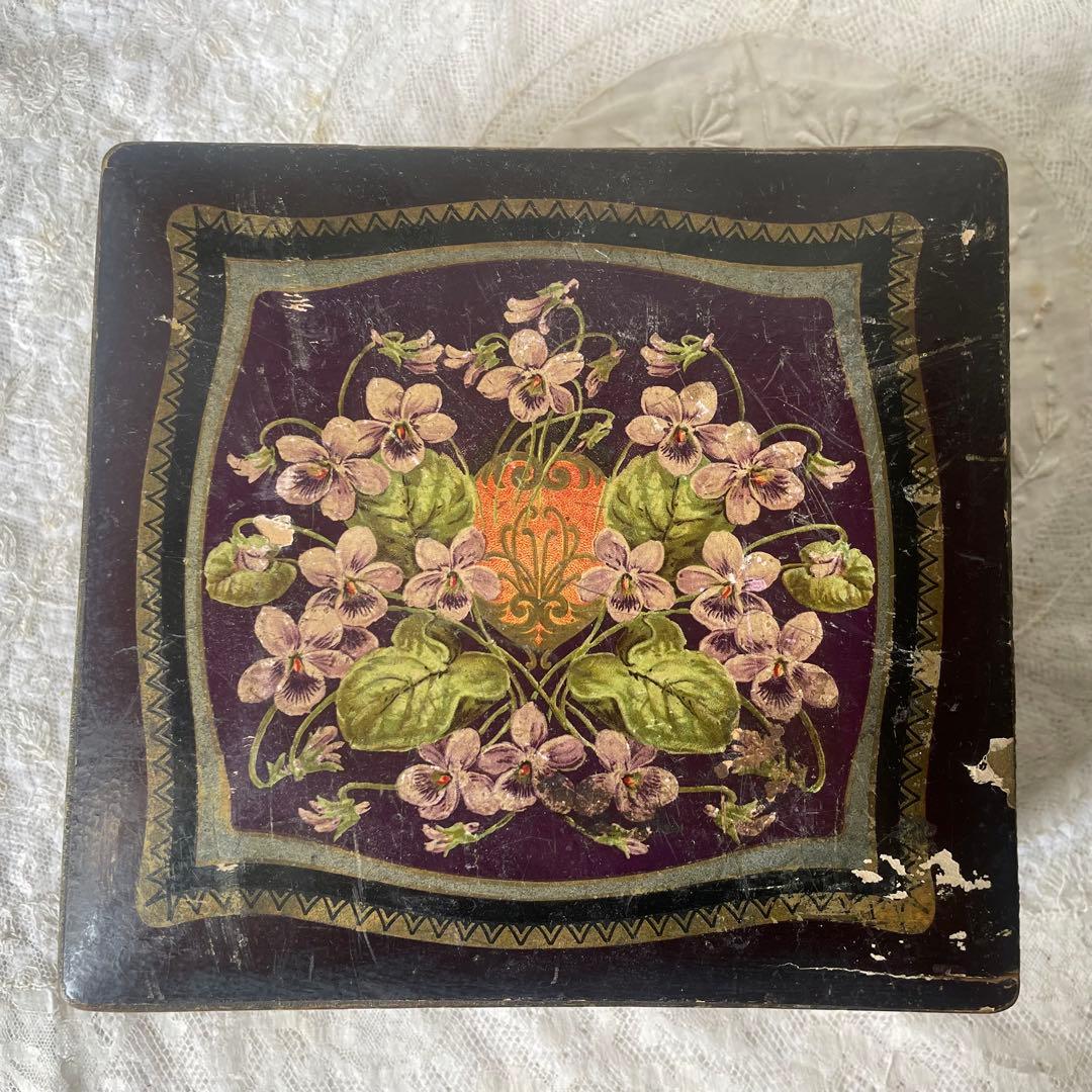すみれの木製ボックス　スミレ　菫　箱　フランスアンティーク　フランスアンティーク