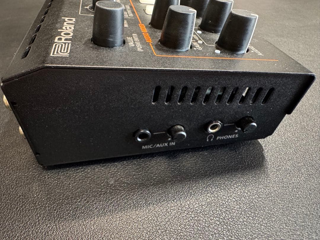 Roland V-1HD+ HD映像スイッチャー