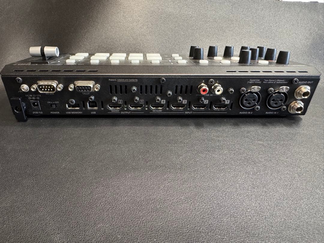 Roland V-1HD+ HD映像スイッチャー