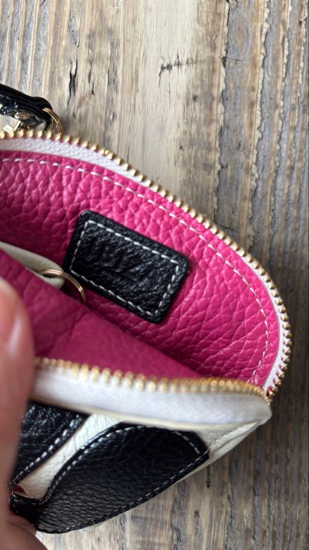 IBIZA イビザパンダアデザイン 牛革 ケース新品未使用